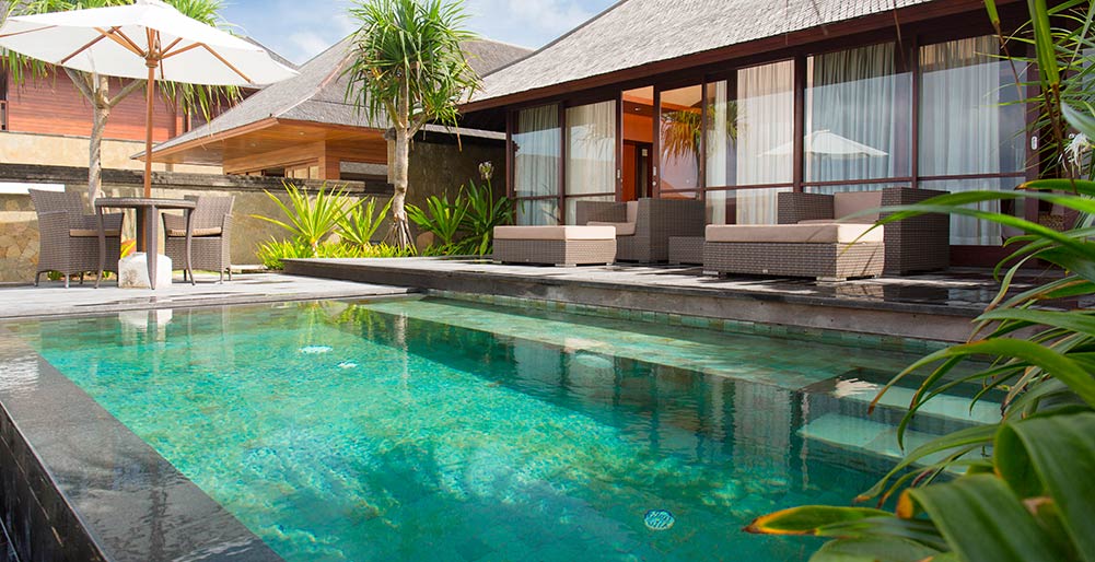 Villa Bayu Gita Beachfront - Master suite one plunge pool